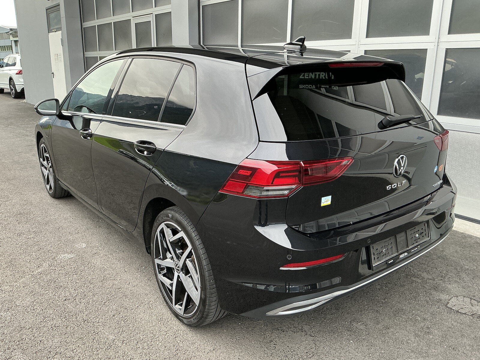 VW Golf VIII 1.4 TSI PHEV Style DSG, Plug-in-Hybrid Benzina/Elettrica, Occasioni / Usate, Automatico - 2