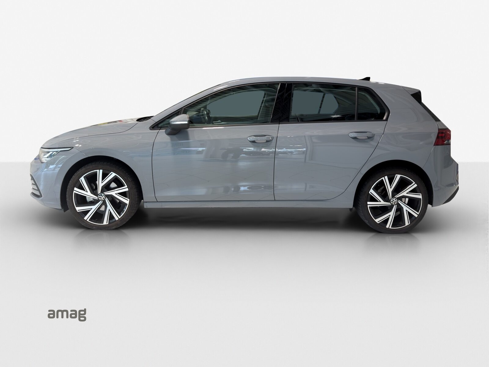 VW Golf Life, Petrol, Second hand / Used, Automatic - 2