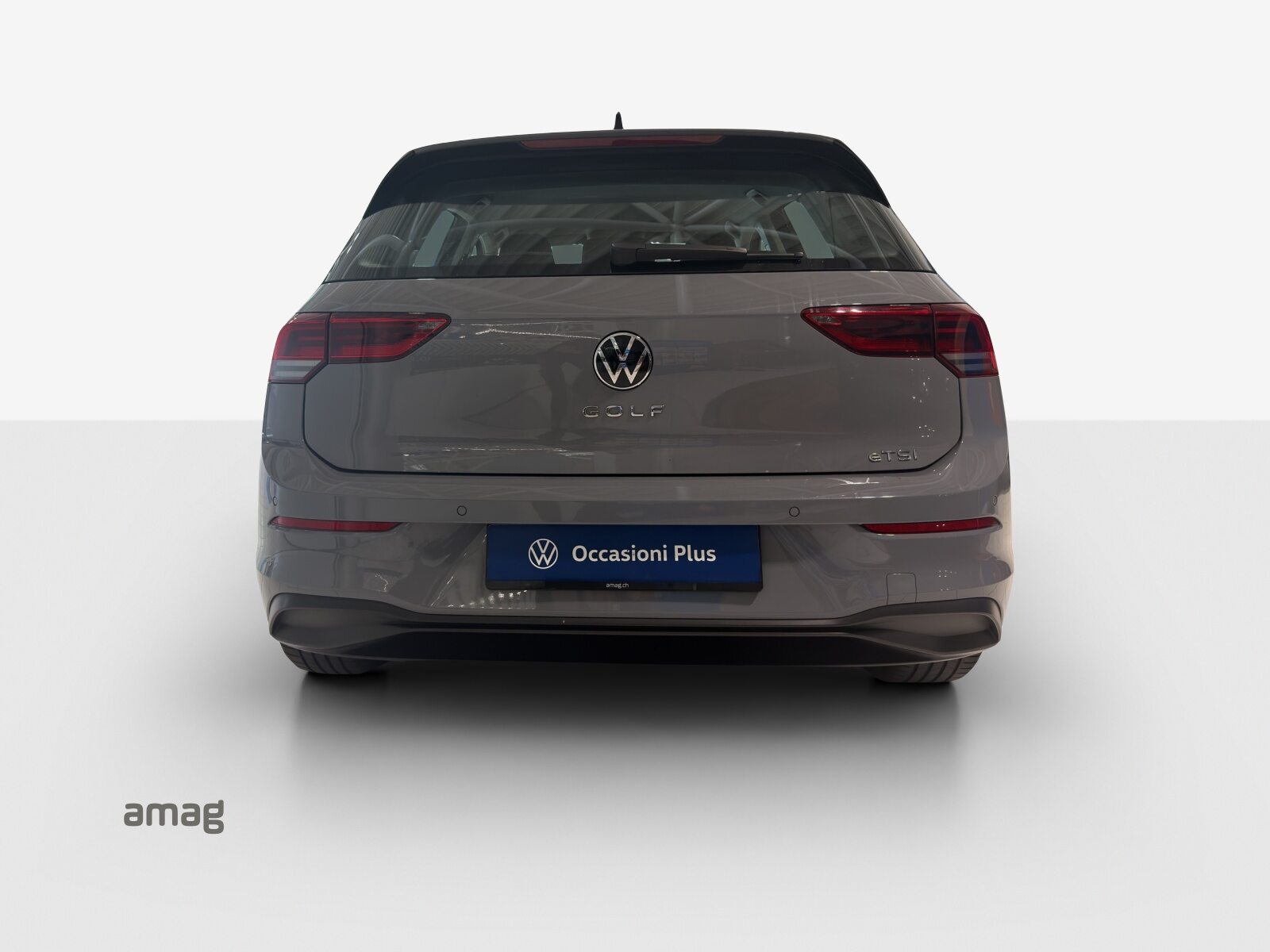VW Golf Life, Petrol, Second hand / Used, Automatic - 4