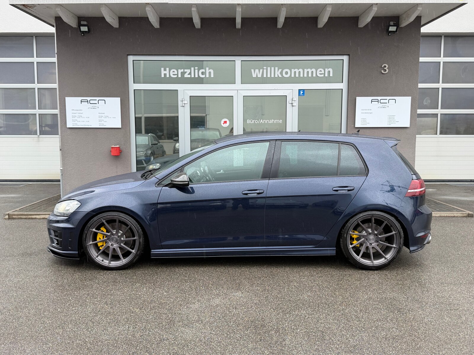 VW Golf 2.0 TSI R 4Motion DSG, Petrol, Second hand / Used, Automatic - 4