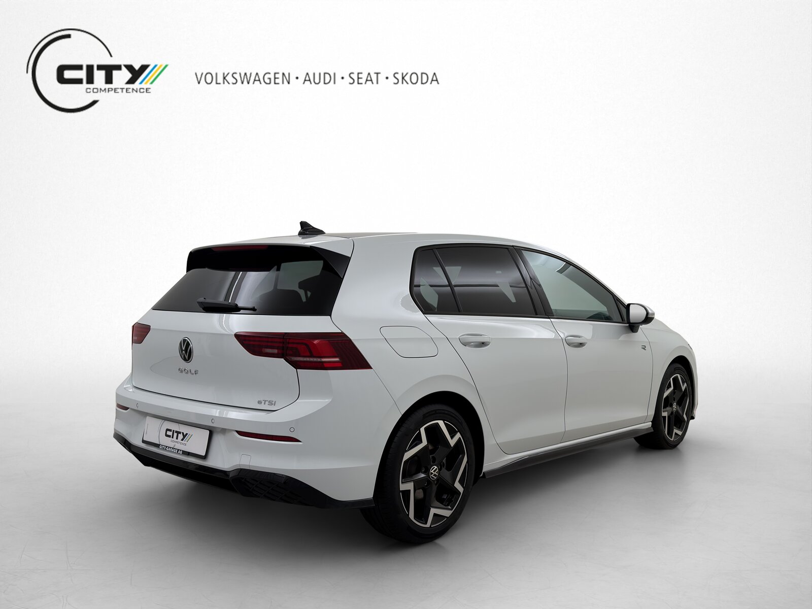 VW Golf 8 1.5 eTSI R-Line DSG, Mild-Hybrid Benzin/Elektro, Occasion / Gebraucht, Automatik - 3