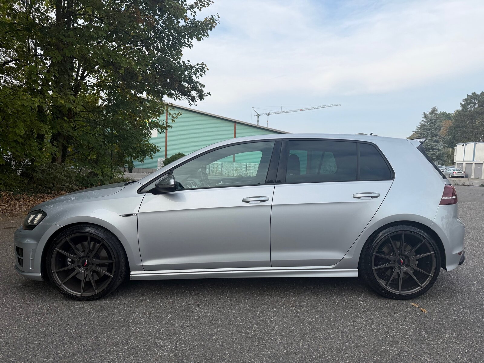 VW Golf 2.0 TSI R 4Motion DSG, Petrol, Second hand / Used, Automatic - 2