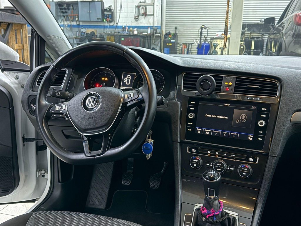 VW GOLF 1.0 TSI Trendline, Benzin, Occasion / Gebraucht, Handschaltung - 6