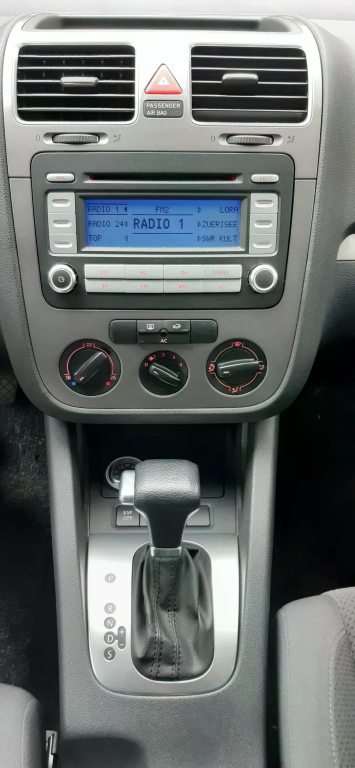 VW GOLF 2.0 FSI Comfortline, Essence, Occasion / Utilisé, Automatique - 7