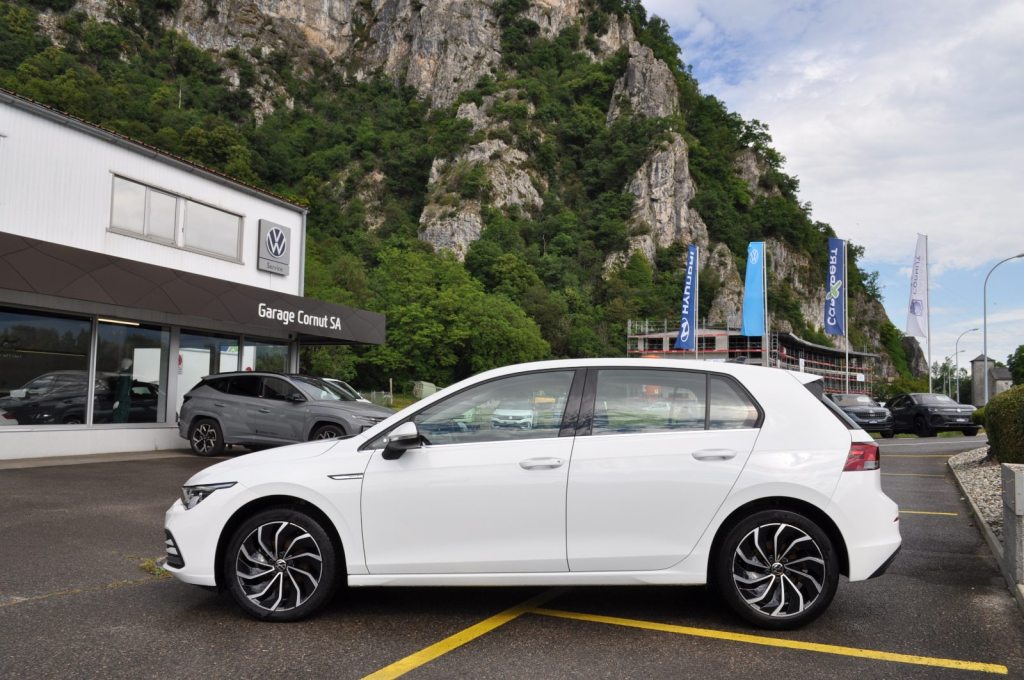 VW GOLF 1.5 eTSI Style DSG, Mild-Hybrid Benzin/Elektro, Occasion / Gebraucht, Automatik - 2