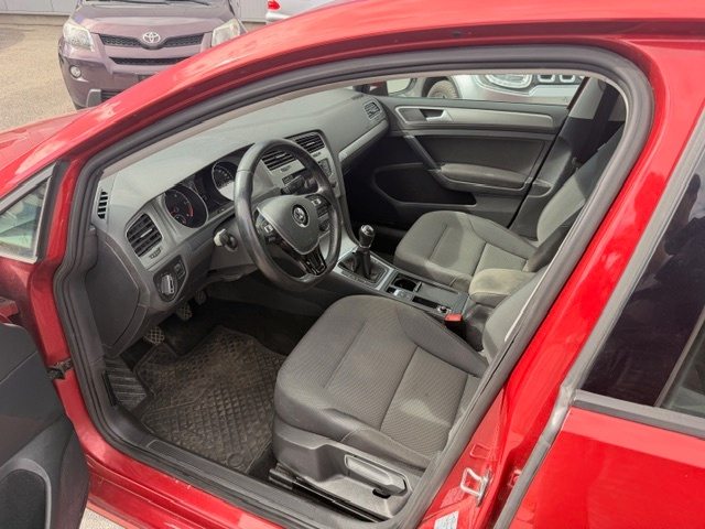 VW GOLF 1.6 TDI BlueM Trendline, Diesel, Second hand / Used, Manual - 6