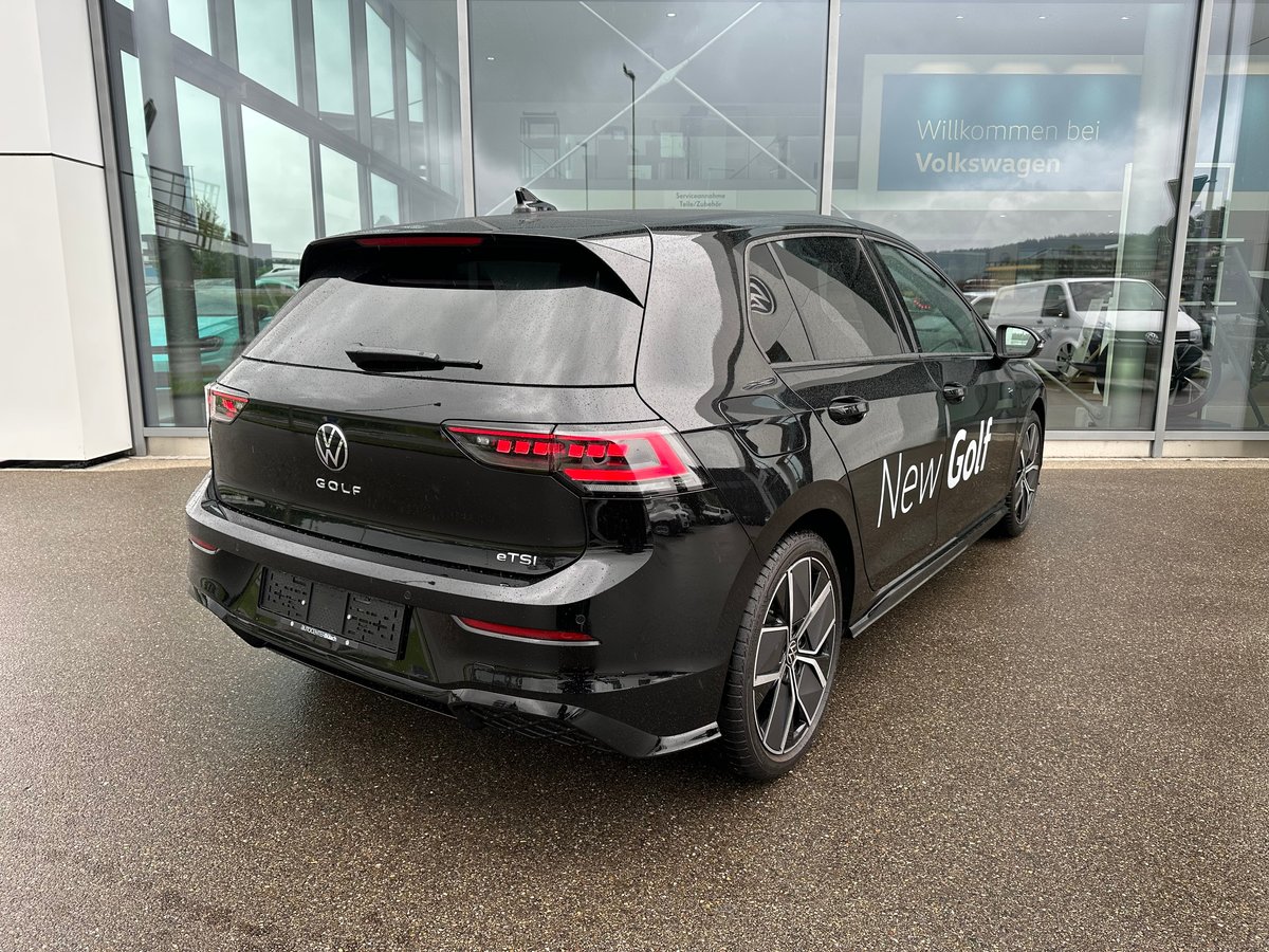 VW Golf 1.5 e TSI mHEV R-Line DSG, Hybride Léger Essence/Électricité, Voiture de démonstration, Automatique - 4