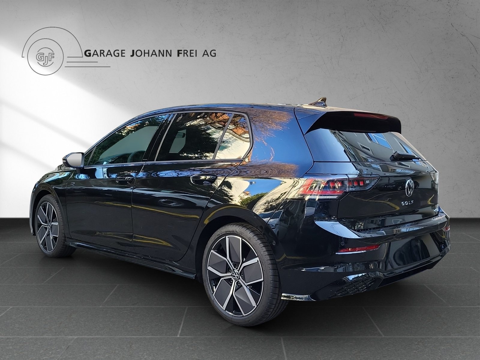 VW Golf R-Line, Petrol, Ex-demonstrator, Automatic - 3