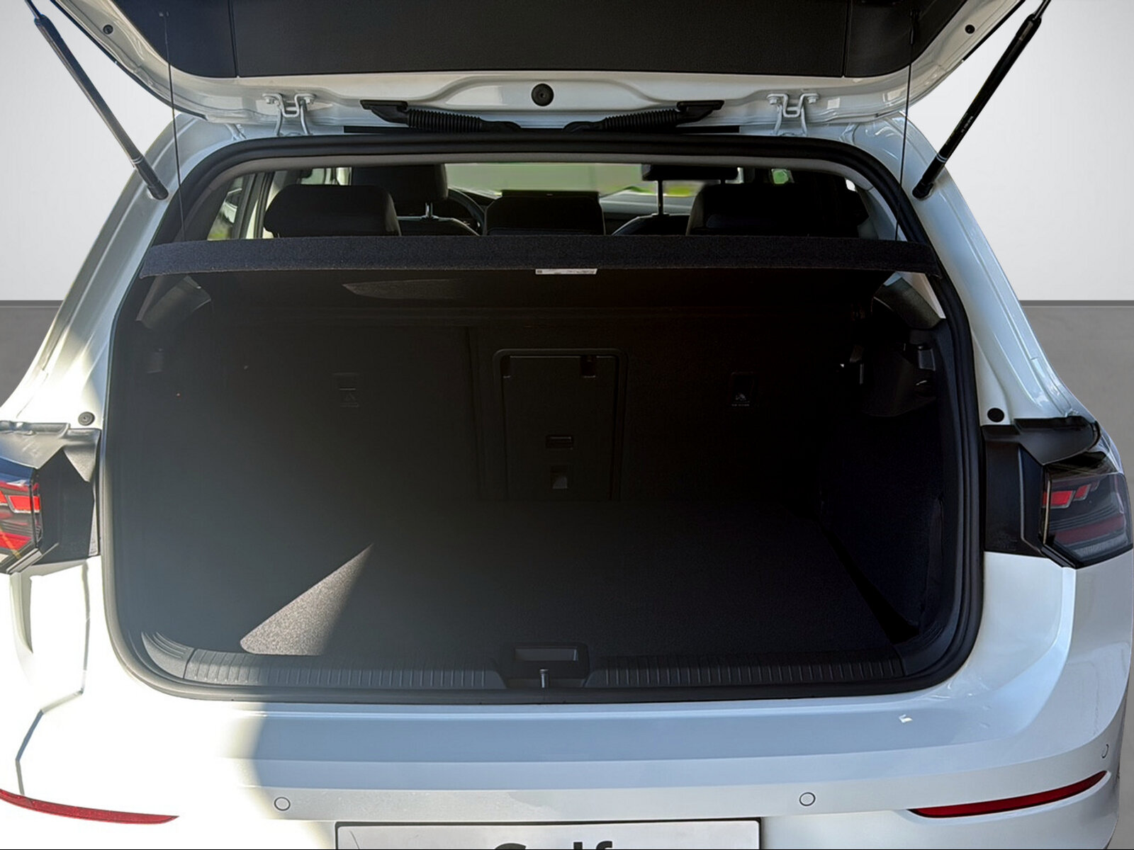 VW Golf VIII 1.5 eTSI Style DSG, Hybride Leggero Benzina/Elettrica, Auto dimostrativa, Automatico - 7