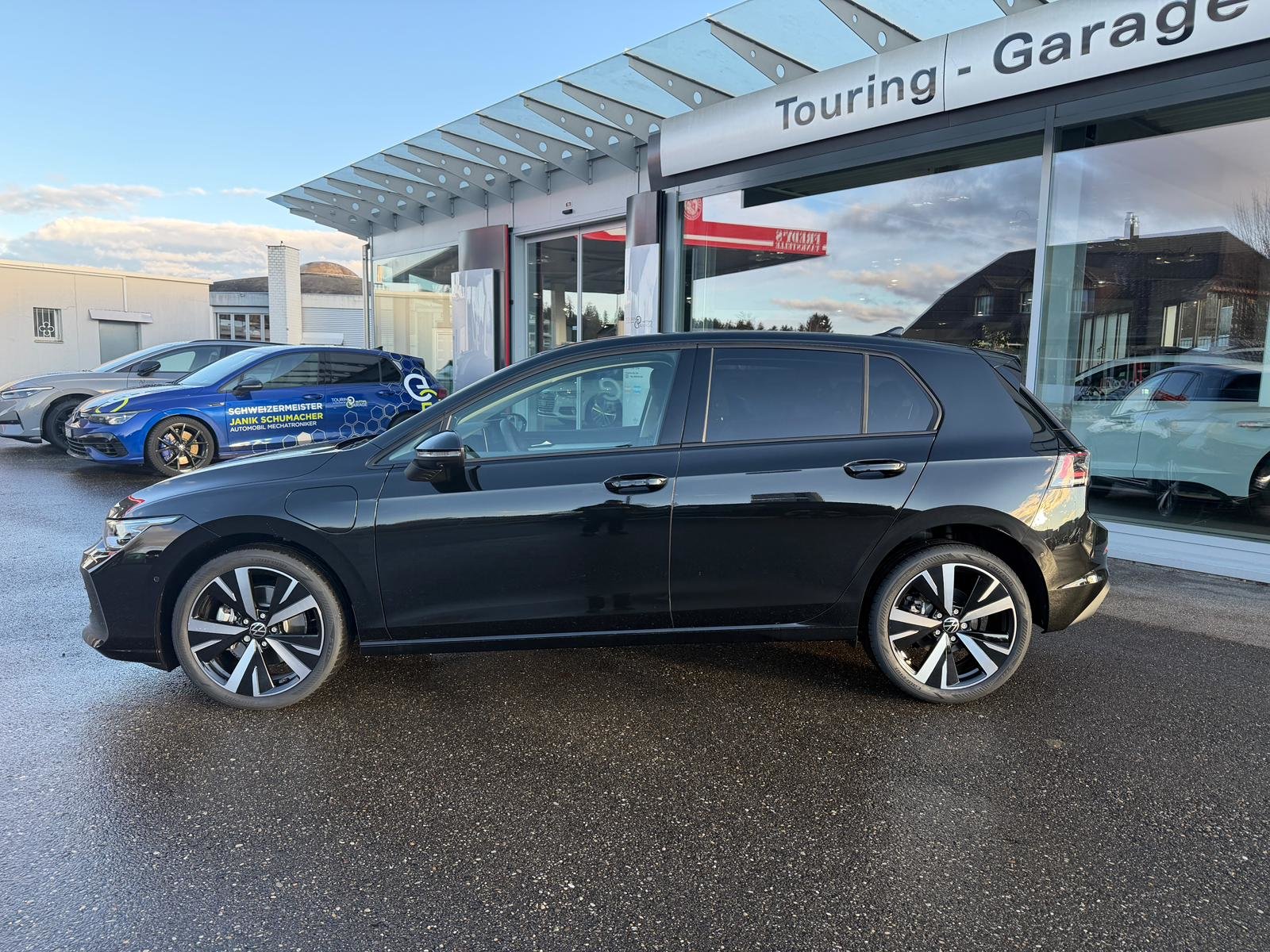 VW Golf 1.5 TSI PHEV Life, Plug-in-Hybrid Petrol/Electric, Ex-demonstrator, Automatic - 2