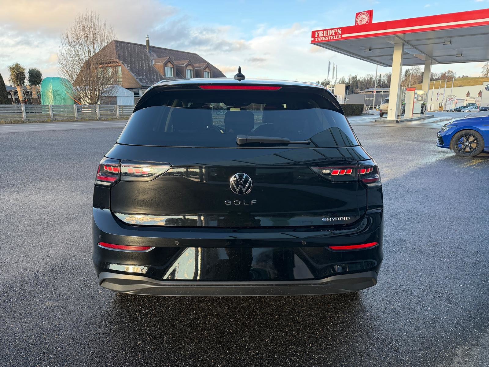 VW Golf 1.5 TSI PHEV Life, Plug-in-Hybrid Petrol/Electric, Ex-demonstrator, Automatic - 4