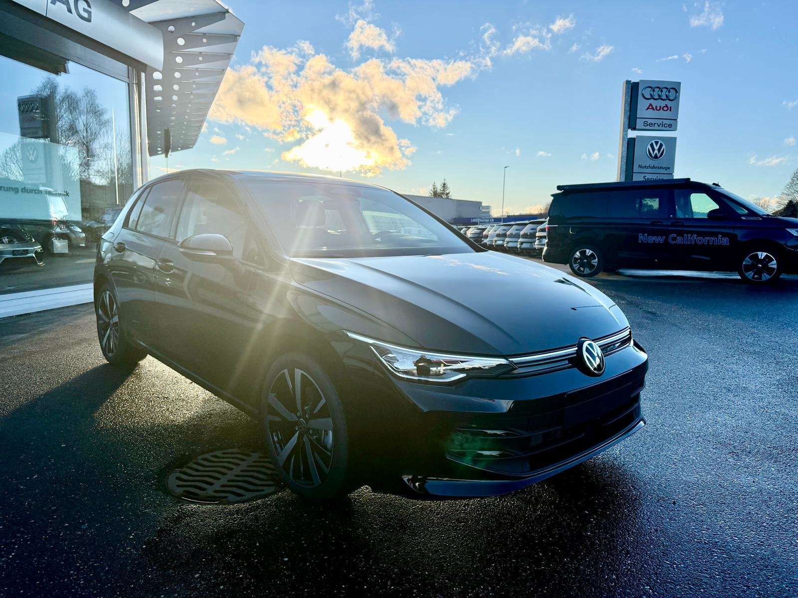 VW Golf 1.5 TSI PHEV Life, Plug-in-Hybrid Petrol/Electric, Ex-demonstrator, Automatic - 7