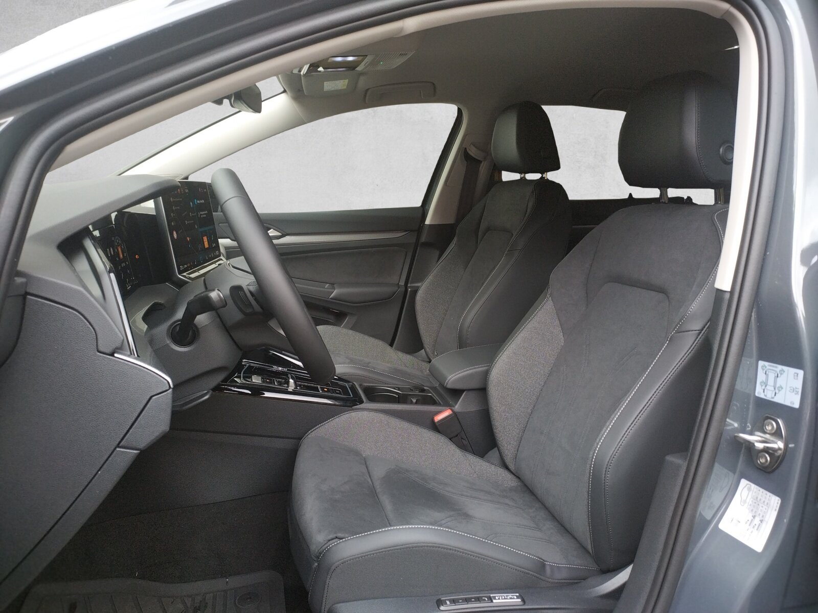 VW Golf 1.5 TSI PHEV Style, Plug-in-Hybrid Benzin/Elektro, Vorführwagen, Automatik - 6