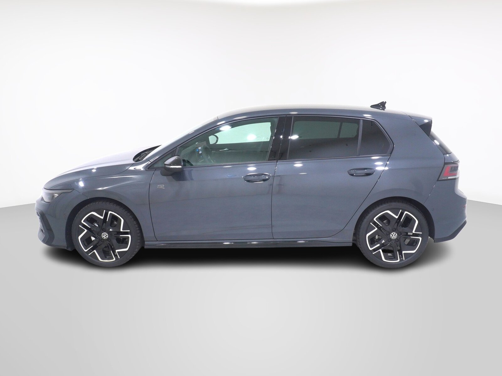 VW Golf VIII 1.5 eTSI R-Line DSG, Mild-Hybrid Petrol/Electric, Ex-demonstrator, Automatic - 2