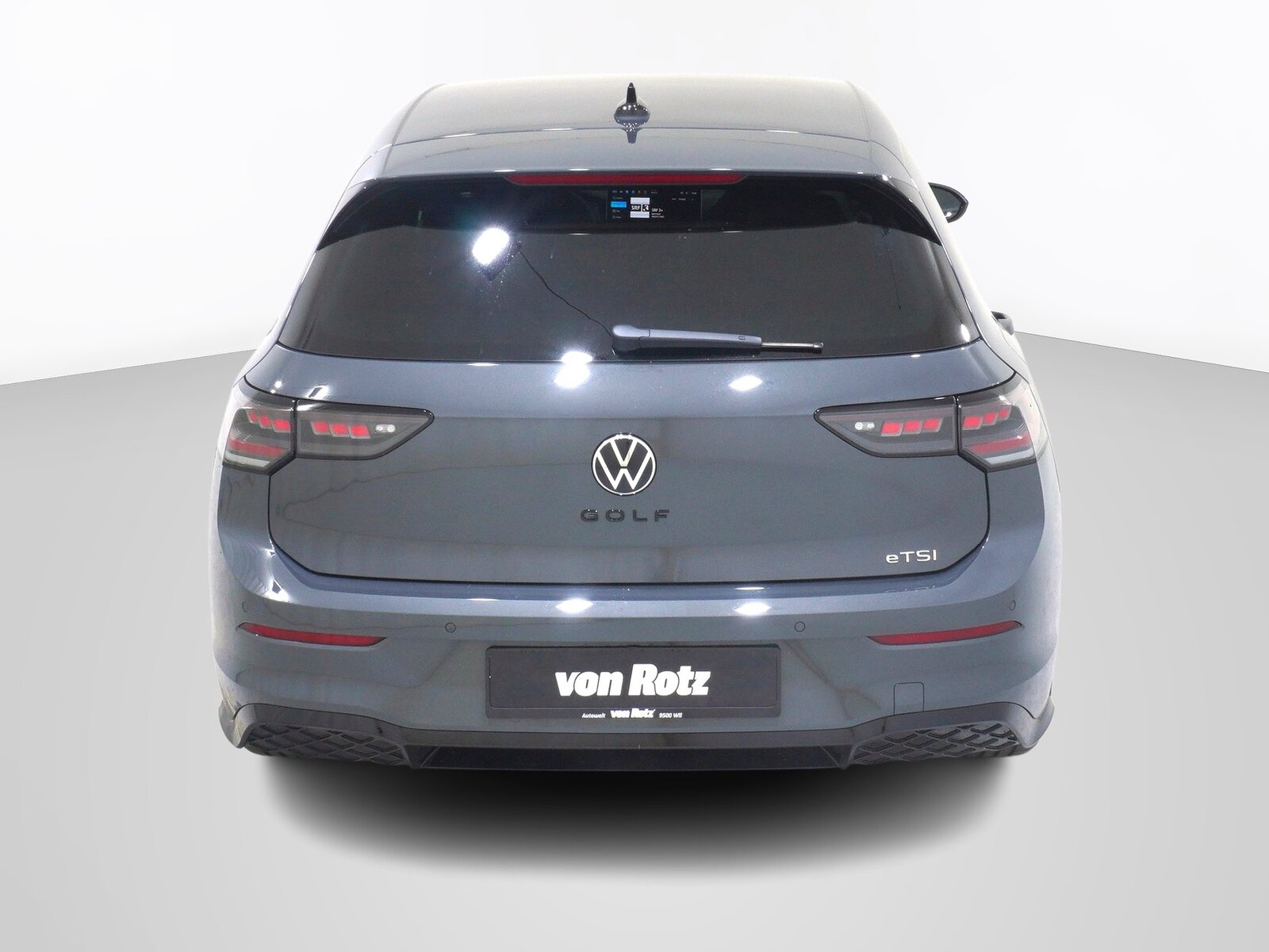 VW Golf VIII 1.5 eTSI R-Line DSG, Mild-Hybrid Petrol/Electric, Ex-demonstrator, Automatic - 3