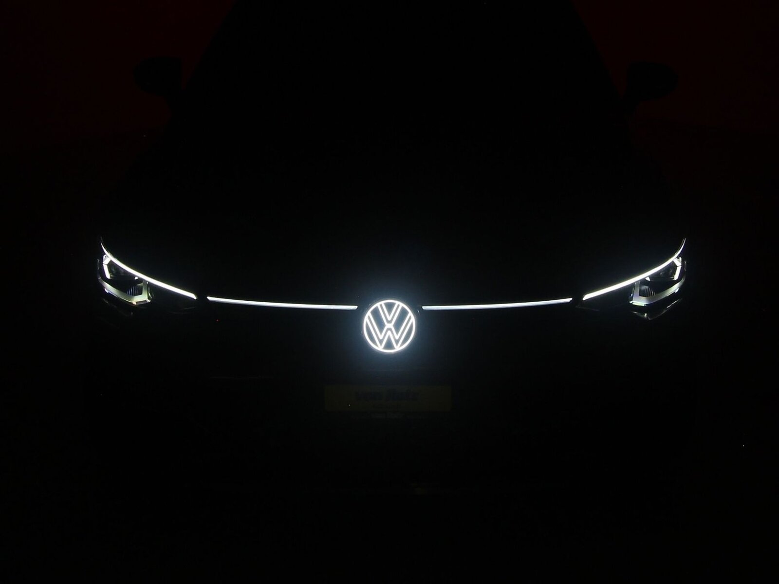 VW Golf VIII 1.5 eTSI R-Line DSG, Mild-Hybrid Petrol/Electric, Ex-demonstrator, Automatic - 7