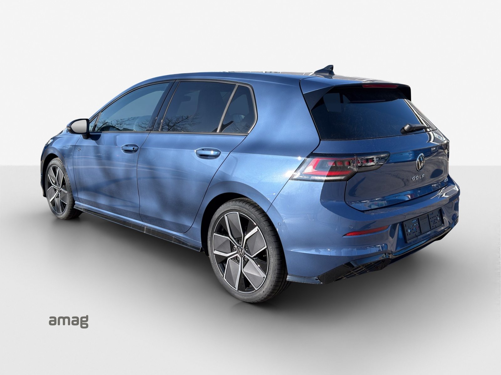 VW Golf R-Line, Petrol, Automatic - 3
