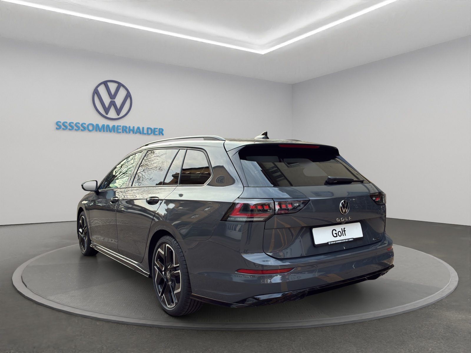 VW Golf Variant R-Line, Petrol, New car, Automatic - 3