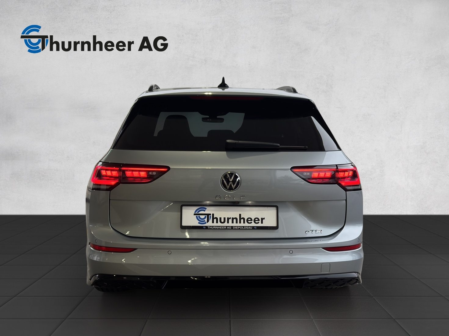 VW Golf Variant R-Line, Petrol, New car, Automatic - 5