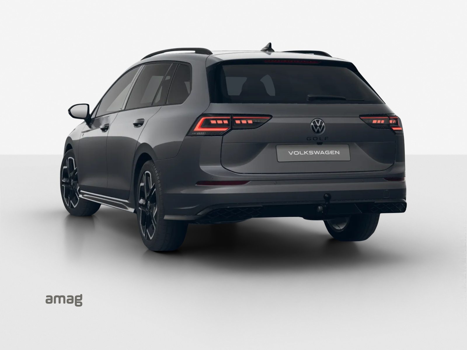 VW Golf Variant R-Line, Petrol, New car, Automatic - 3