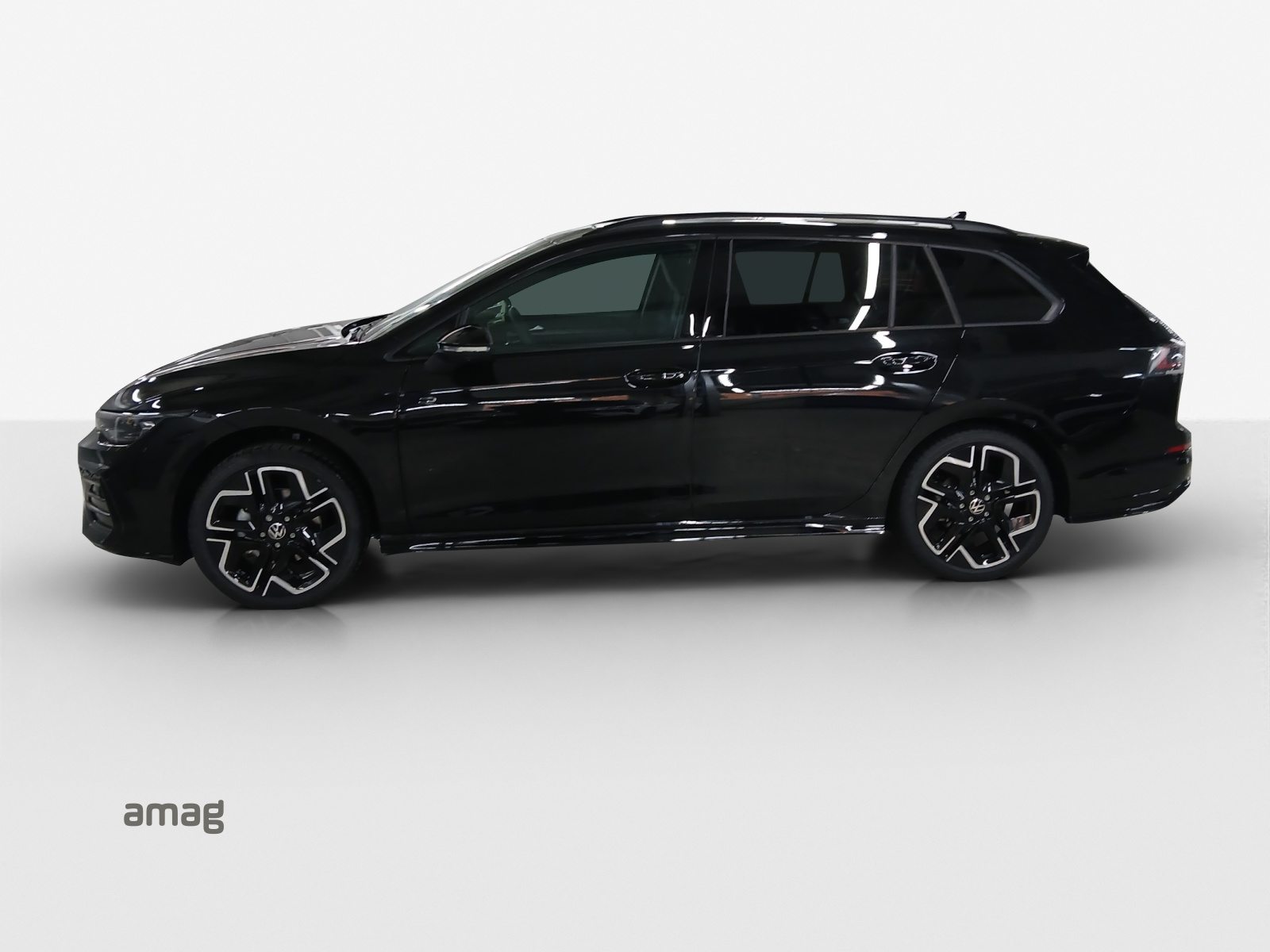 VW Golf Variant R-Line, Petrol, New car, Automatic - 2