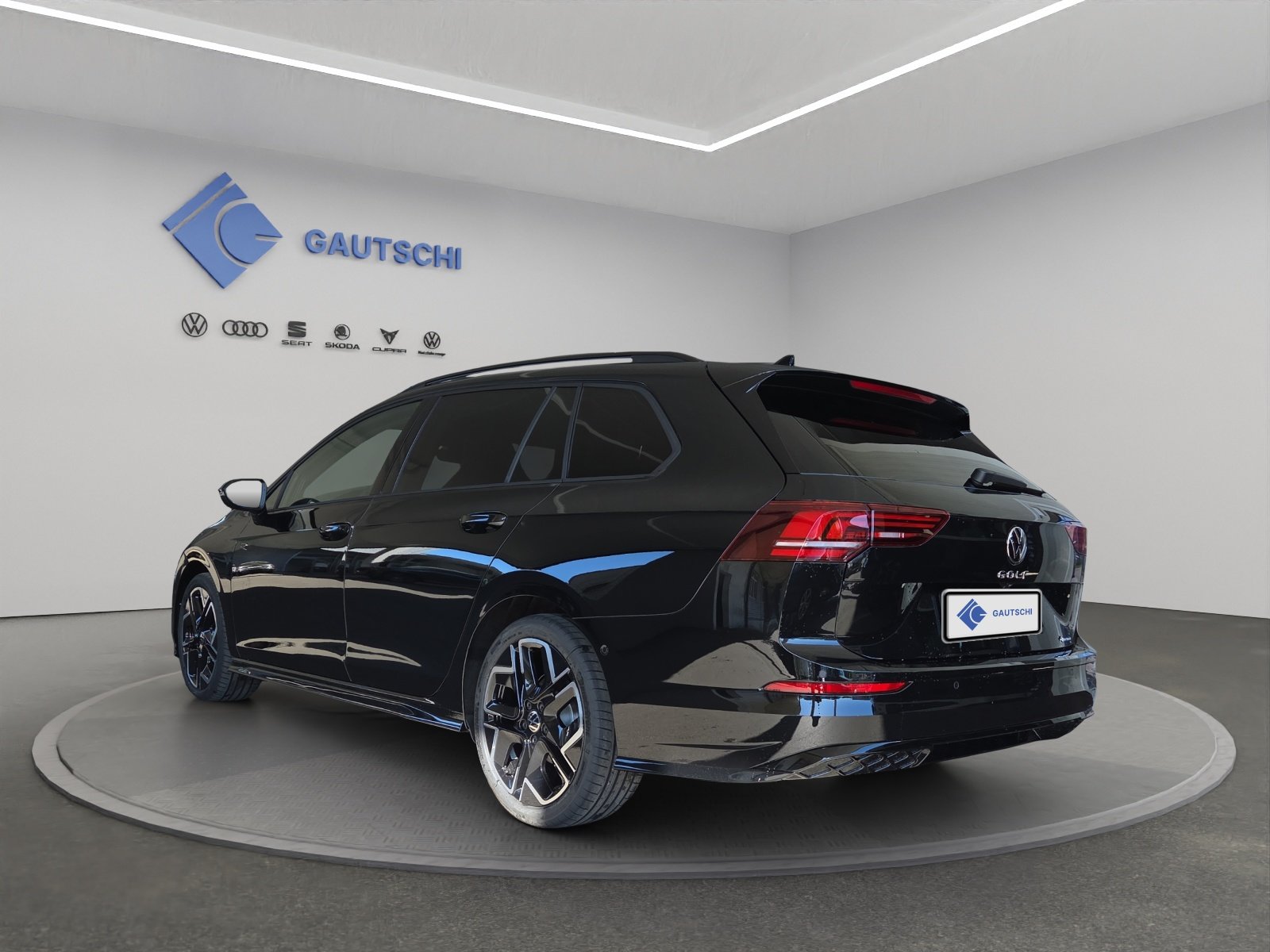 VW Golf Variant 2.0 TSI R-Line DSG 4 Motion, Petrol, New car, Automatic - 3