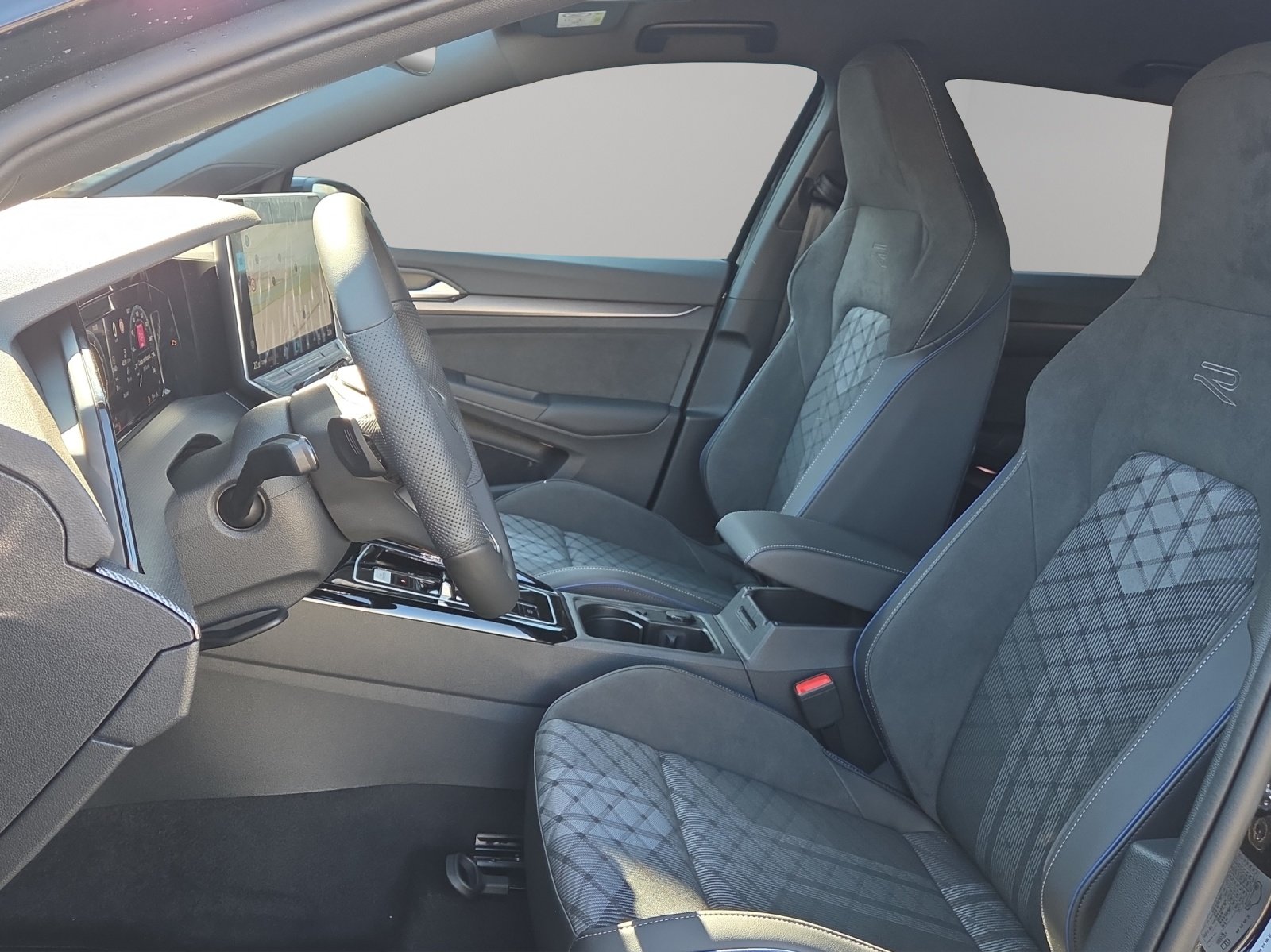 VW Golf Variant 2.0 TSI R-Line DSG 4 Motion, Petrol, New car, Automatic - 6