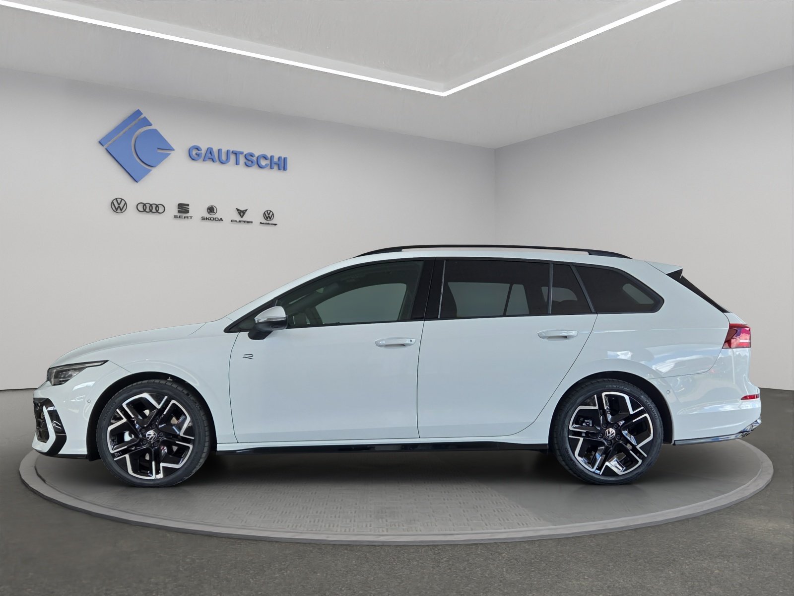 VW Golf Variant 2.0 TSI R-Line DSG 4 Motion, Petrol, New car, Automatic - 2