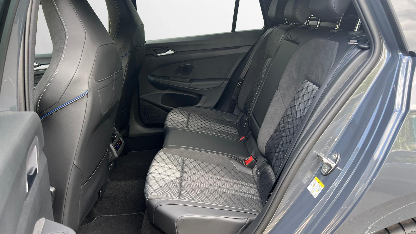 VW Golf Variant R-Line, Petrol, New car, Automatic - 7