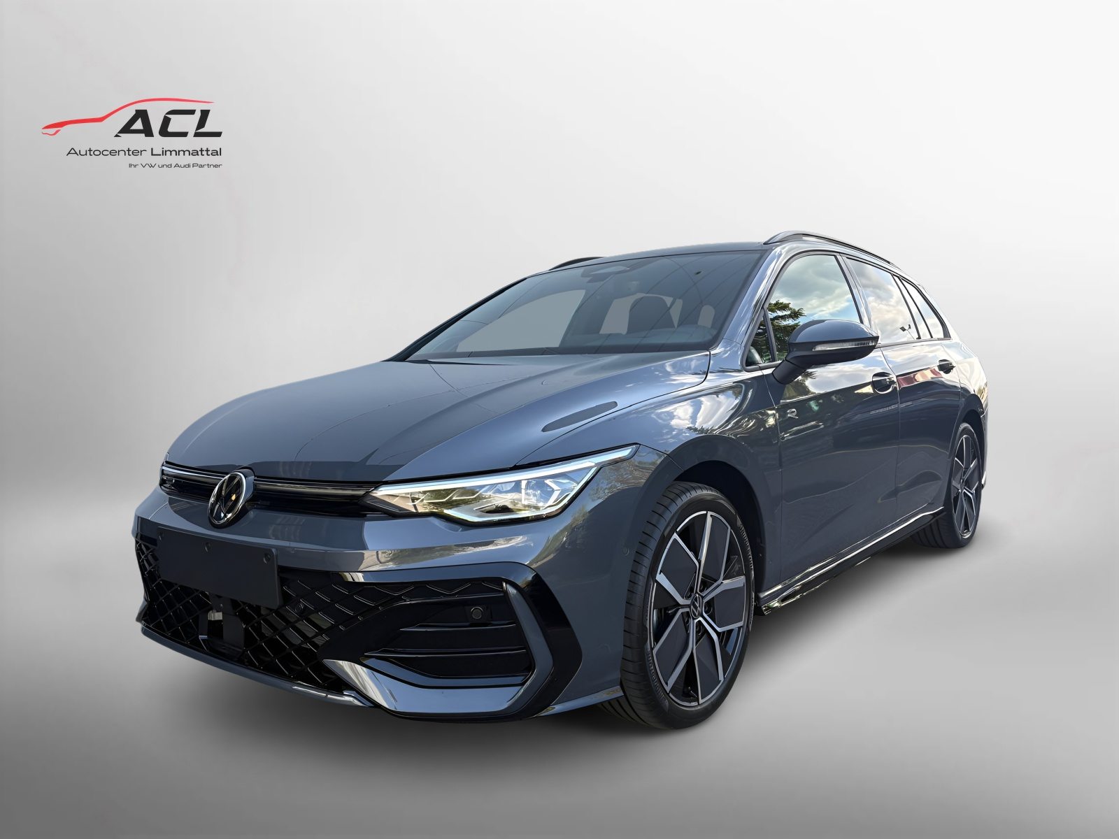 VW Golf Variant R-Line