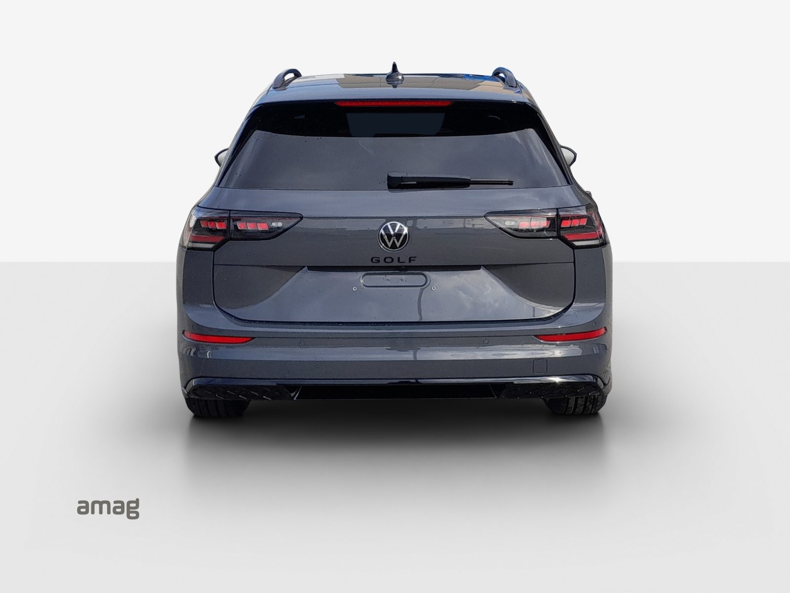 VW Golf Variant R-Line, Petrol, New car, Automatic - 4