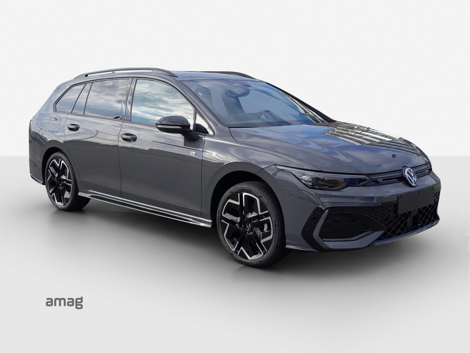 VW Golf Variant R-Line, Petrol, New car, Automatic - 6