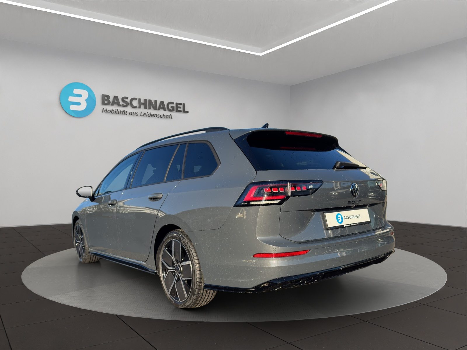 VW Golf Variant R-Line, Benzin, Neuwagen, Automatik - 3