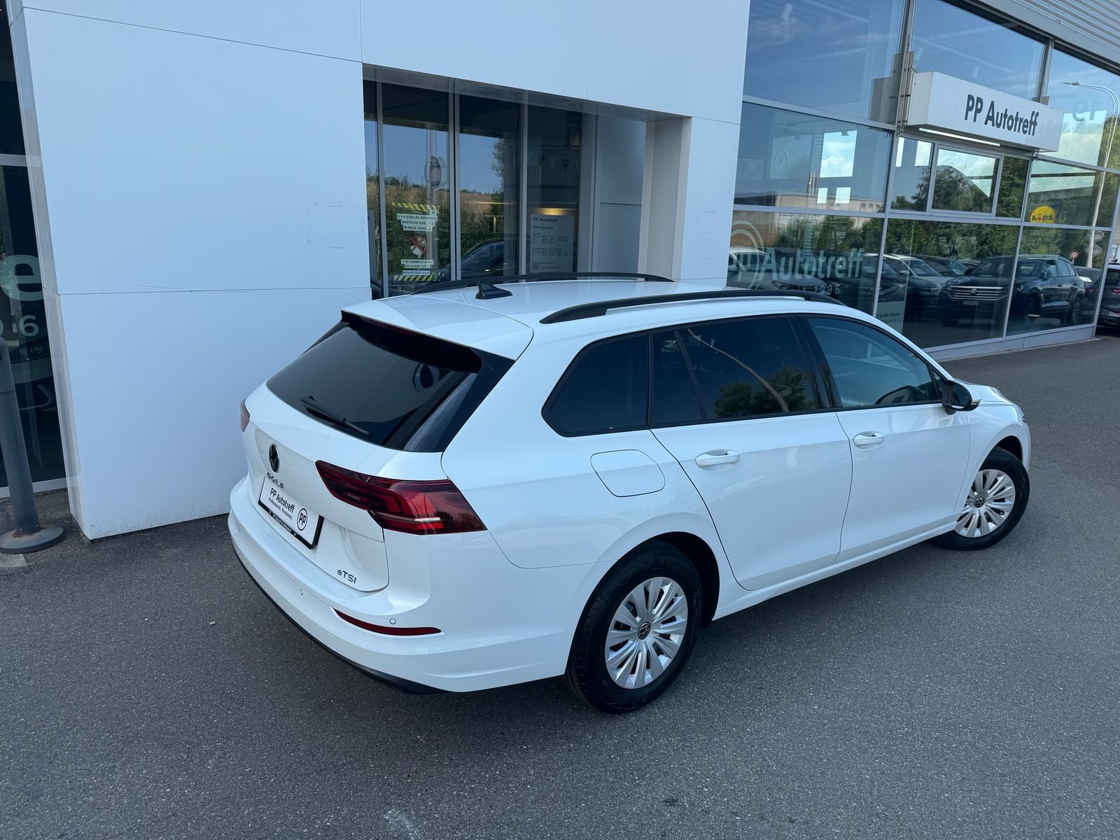 VW Golf Variant Basis, Benzin, Neuwagen, Automatik - 4