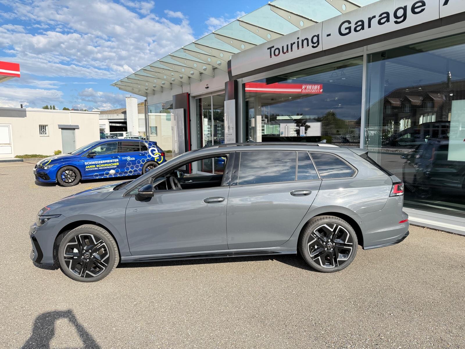 VW Golf Variant 2.0 TSI R-Line DSG 4 Motion, Benzin, Neuwagen, Automatik - 2