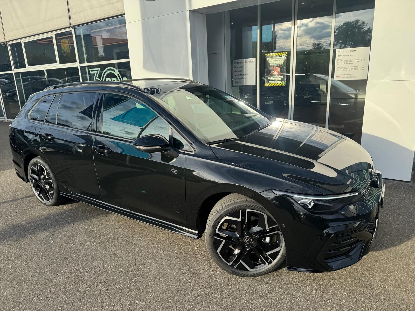 VW Golf Variant R-Line, Essence, Voiture nouvelle, Automatique - 2