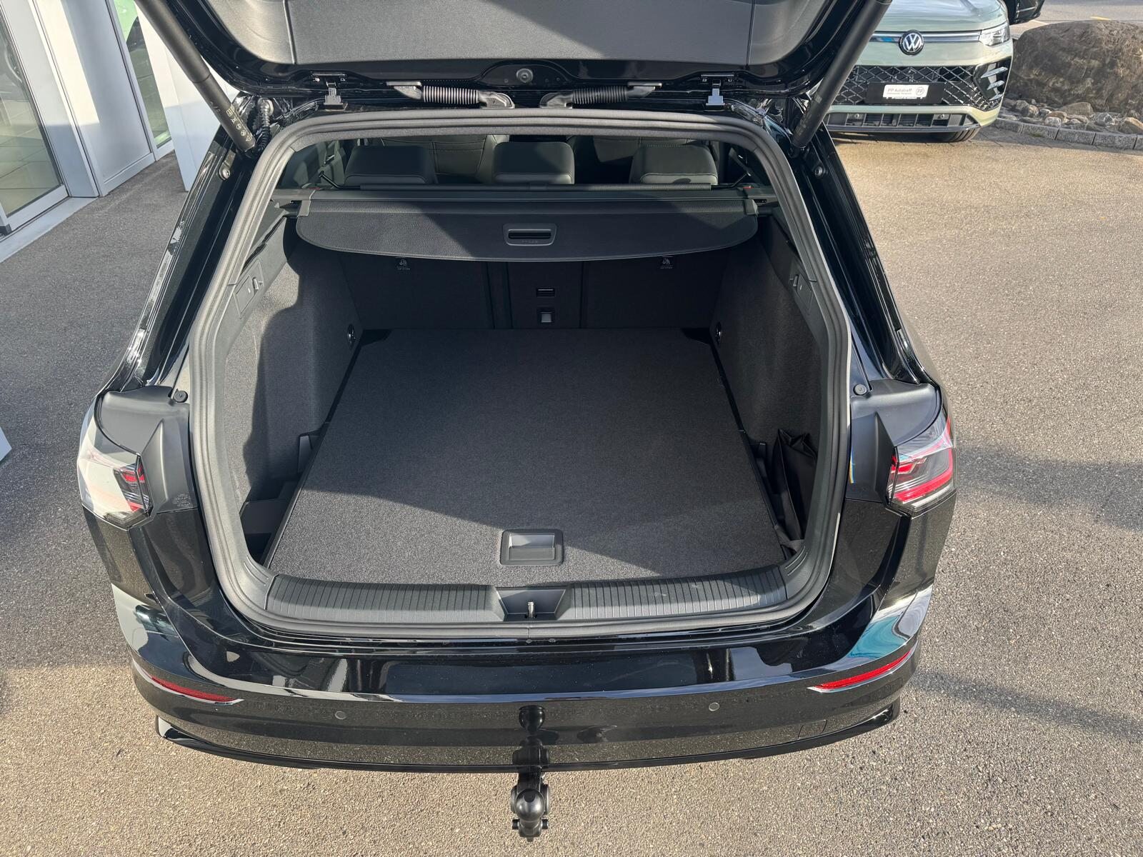 VW Golf Variant R-Line, Essence, Voiture nouvelle, Automatique - 6