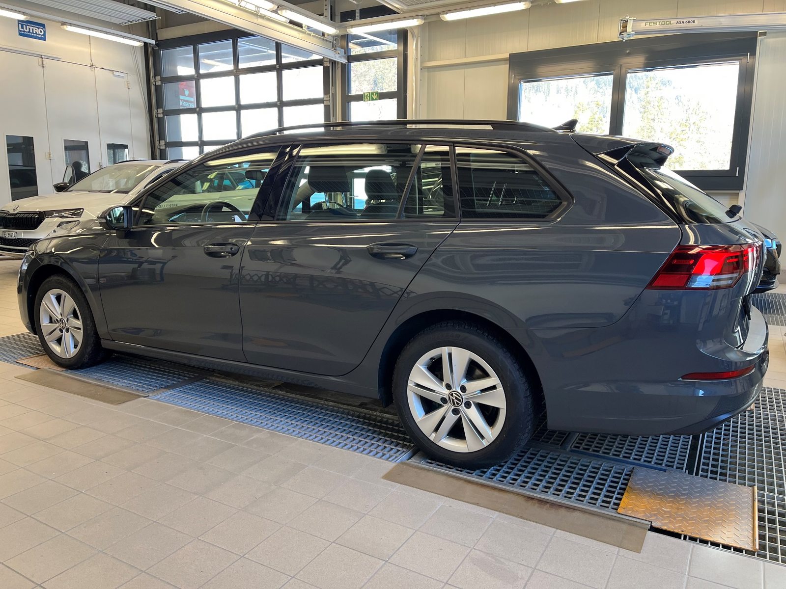 VW Golf Variant Life, Diesel, Occasion / Utilisé, Automatique - 3