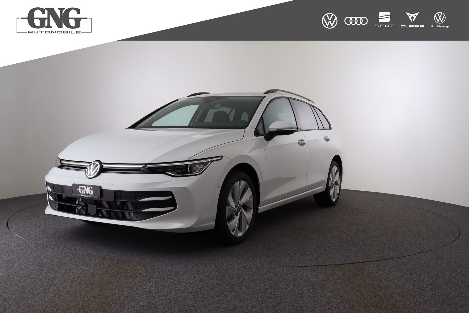 VW Golf Variant Life, Petrol, Second hand / Used, Automatic