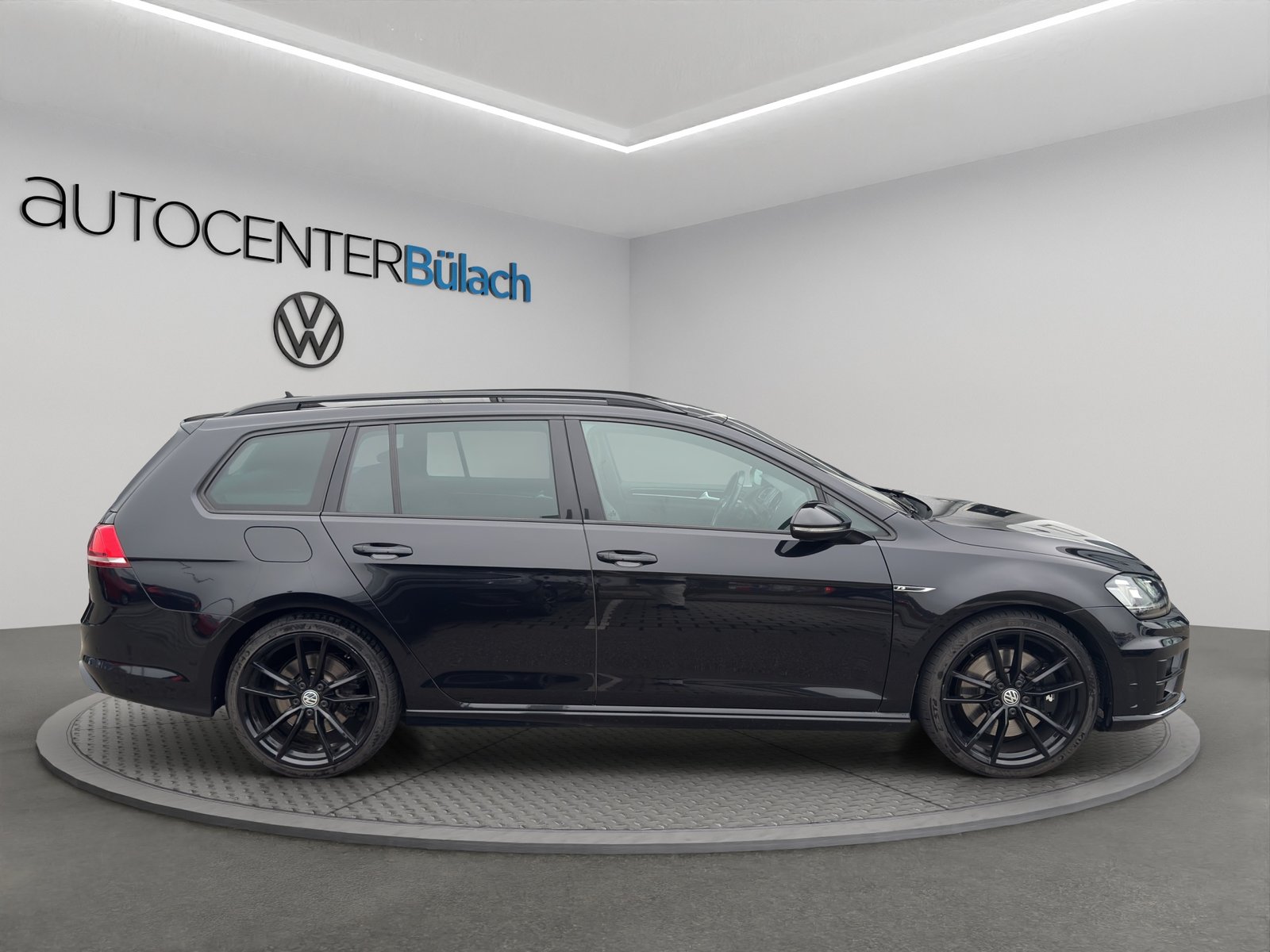 VW Golf Variant 2.0 TSI R 4 Motion DSG, Petrol, Second hand / Used, Automatic - 4