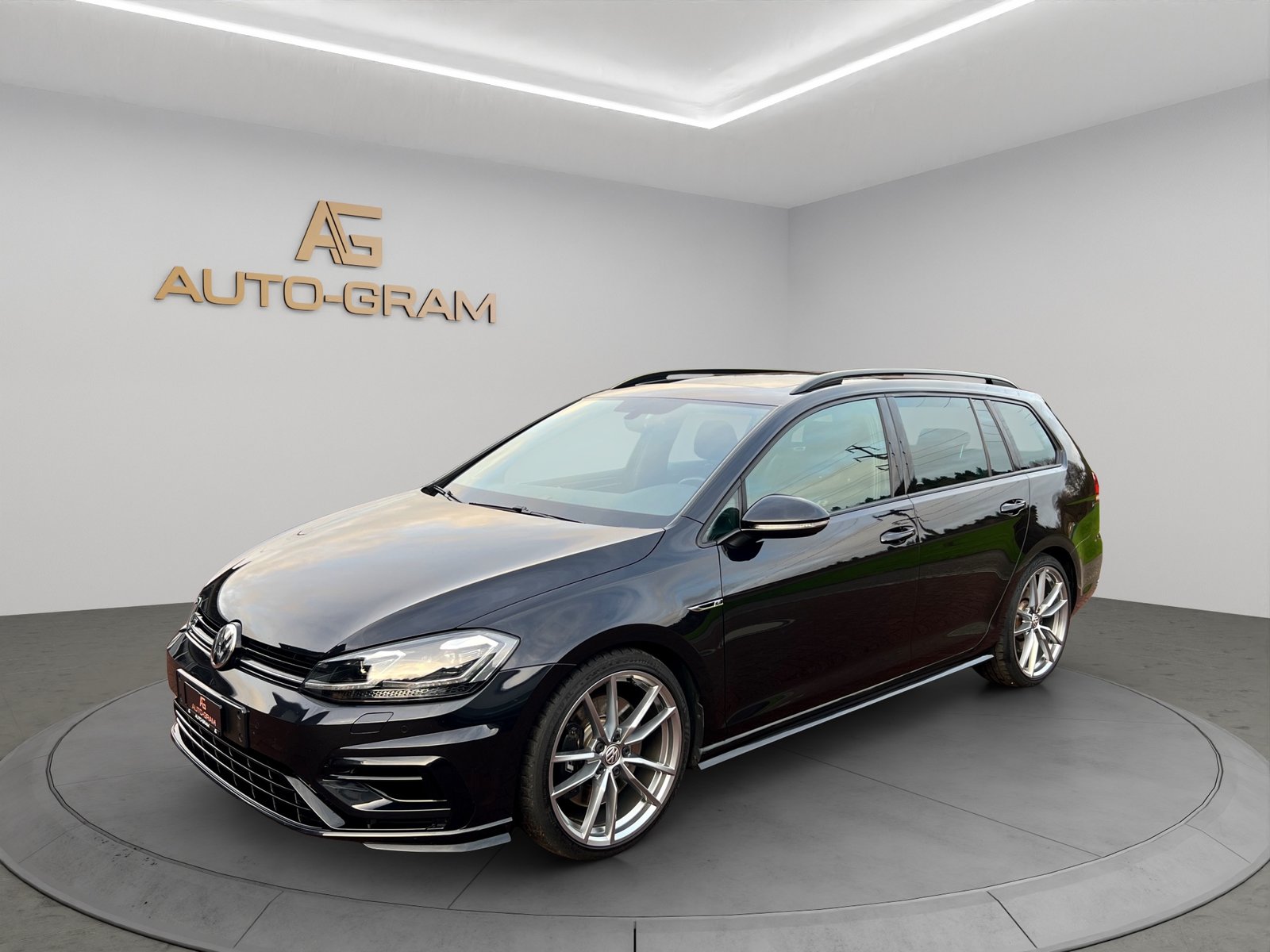 VW Golf Variant 2.0 TSI R 4Motion DSG
