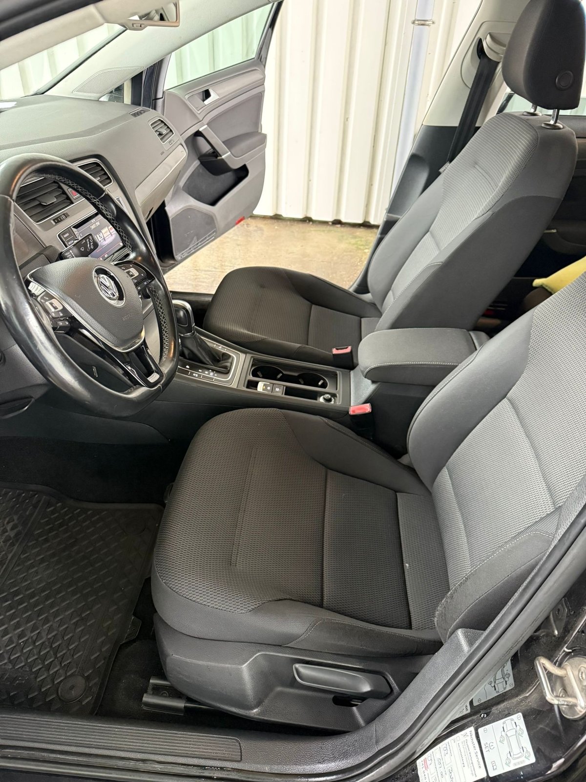 VW Golf Variant 1.6 TDI Comfortline DSG ** Mit Rest-MFK **, Diesel, Second hand / Used, Automatic - 5