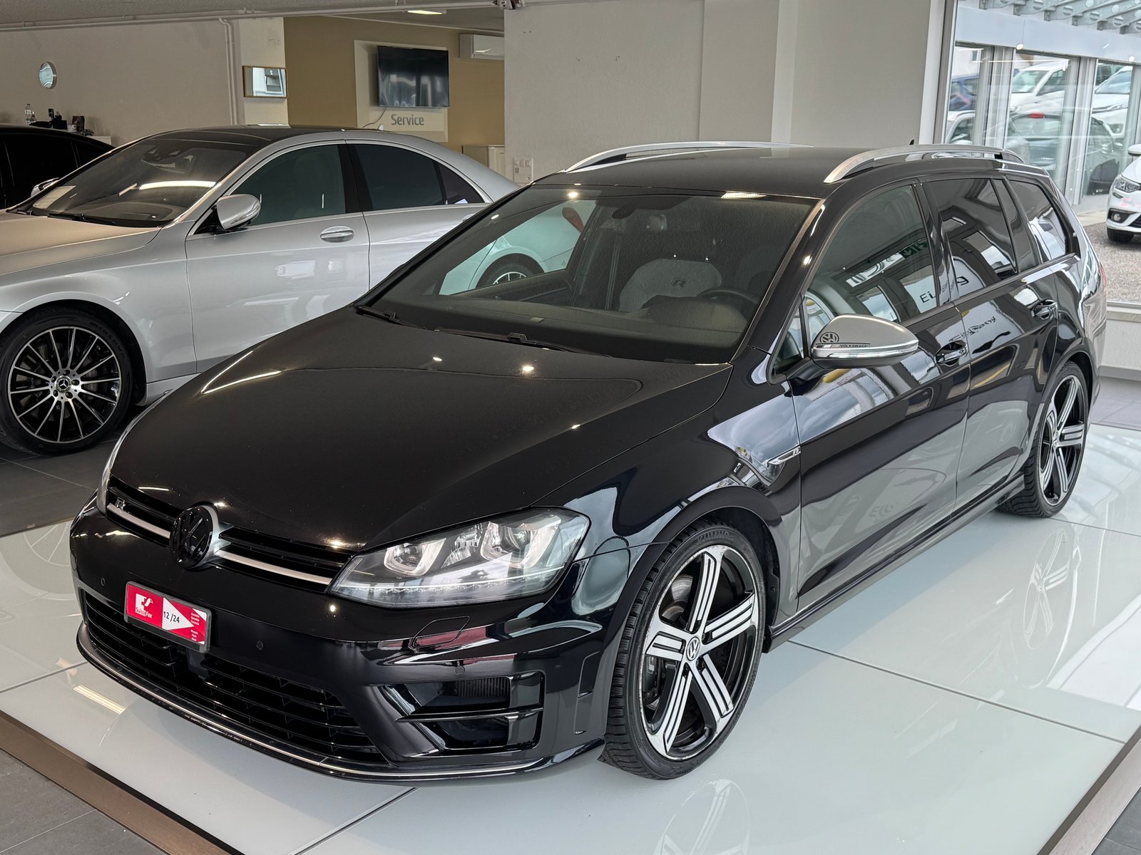 VW Golf Variant 2.0 TSI R 4 Motion DSG, Petrol, Second hand / Used, Automatic - 3