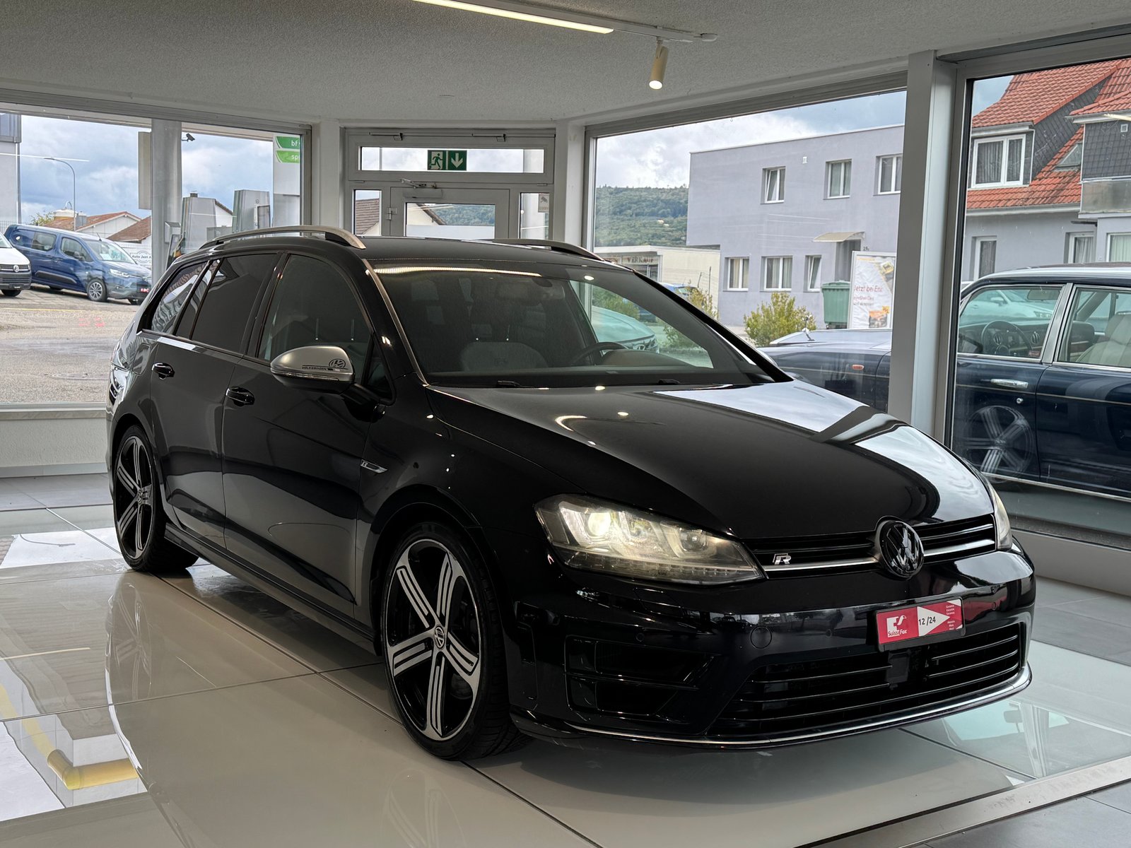 VW Golf Variant 2.0 TSI R 4 Motion DSG, Petrol, Second hand / Used, Automatic - 6