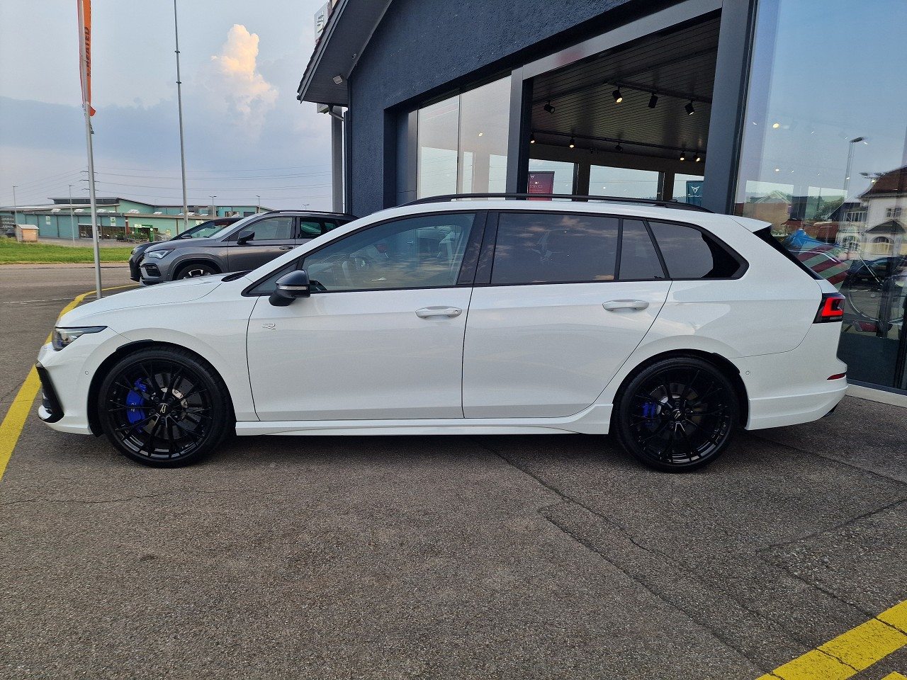 VW Golf Variant PA R, Petrol, Second hand / Used, Automatic - 3