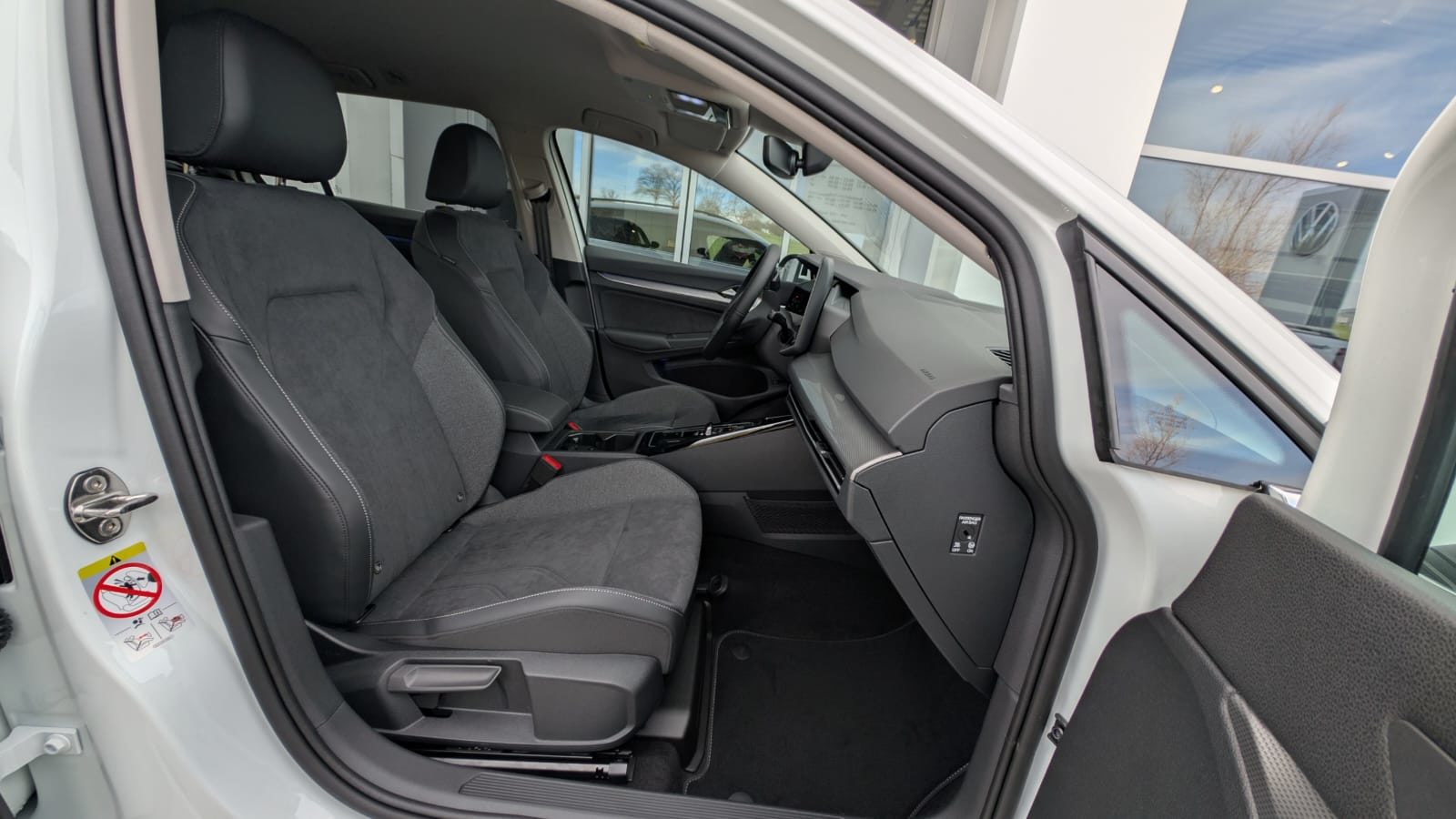 VW Golf Variant PA Style, Petrol, Second hand / Used, Automatic - 3