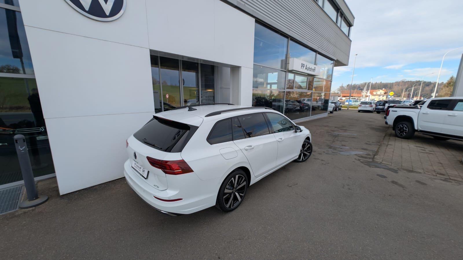 VW Golf Variant PA Style, Petrol, Second hand / Used, Automatic - 4