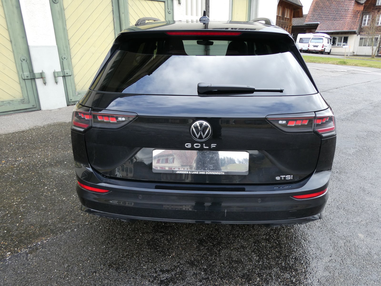 VW Golf Variant 1.5 eTSI mHEV R-Line, Mild-Hybrid Petrol/Electric, Second hand / Used, Automatic - 6