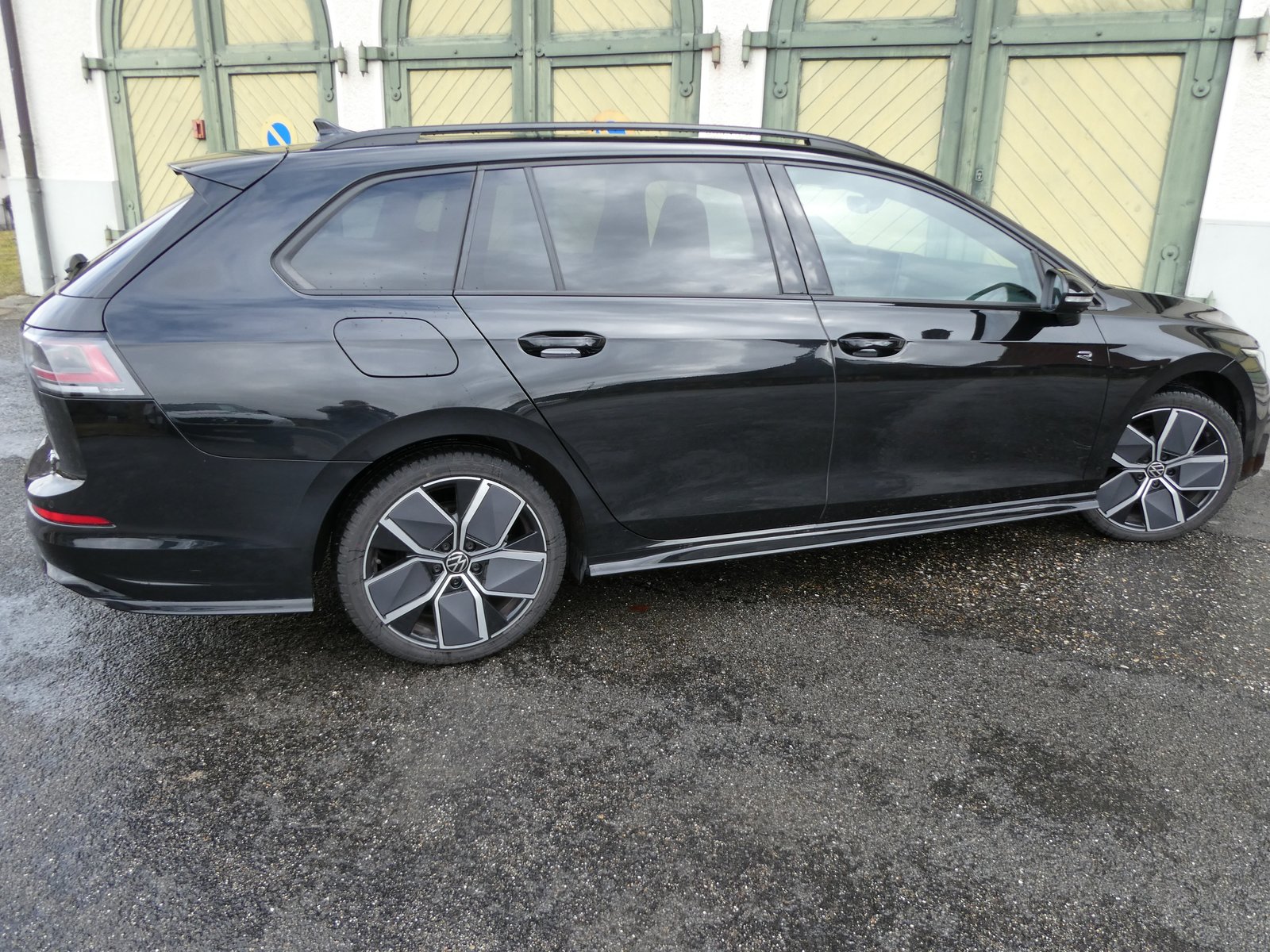 VW Golf Variant 1.5 eTSI mHEV R-Line, Mild-Hybrid Petrol/Electric, Second hand / Used, Automatic - 7