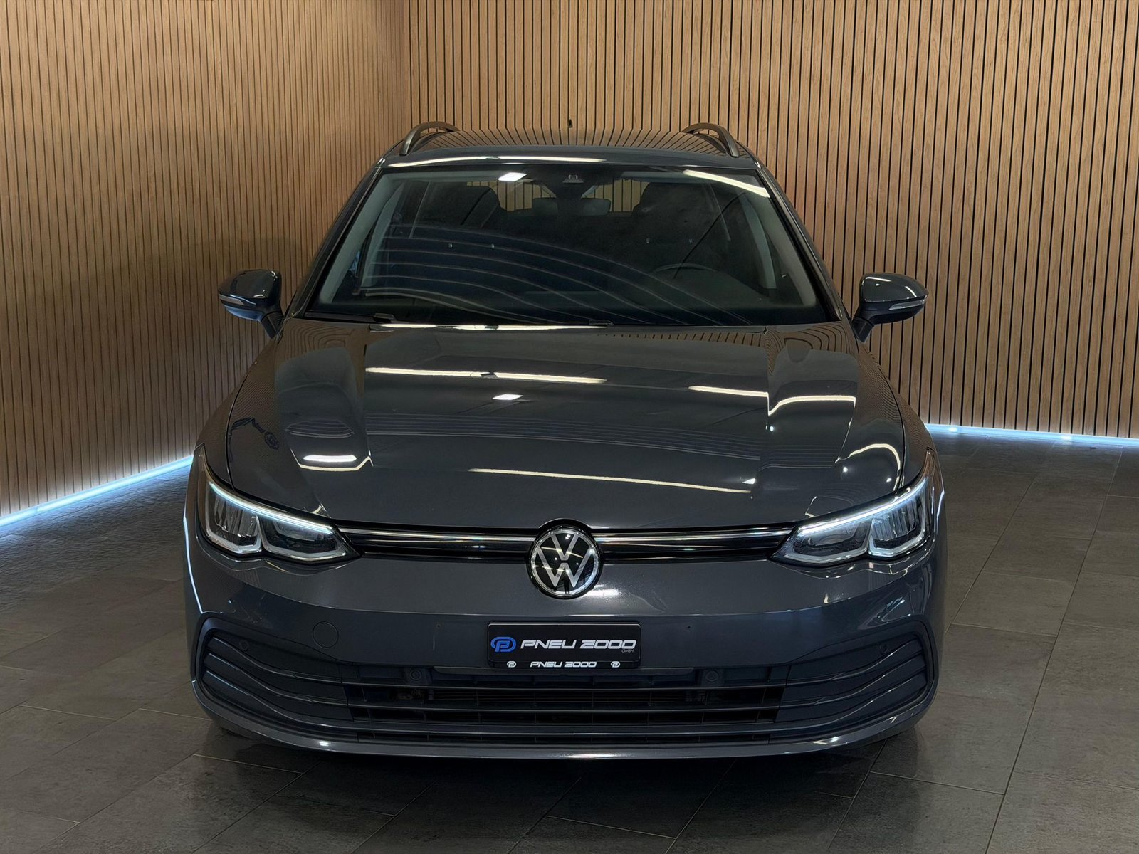 VW Golf Variant 2.0 TDI Life, Diesel, Second hand / Used, Manual - 2